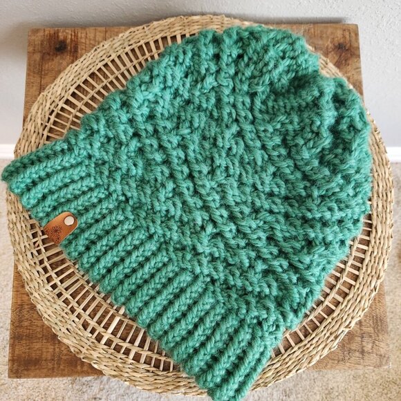 Green Handmade Zig Zag Pattern Knit Winter/Fall Hat - Picture 1 of 5